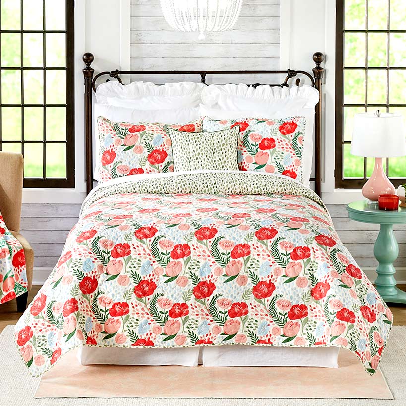 Spring Poppy Quilt Ensemble