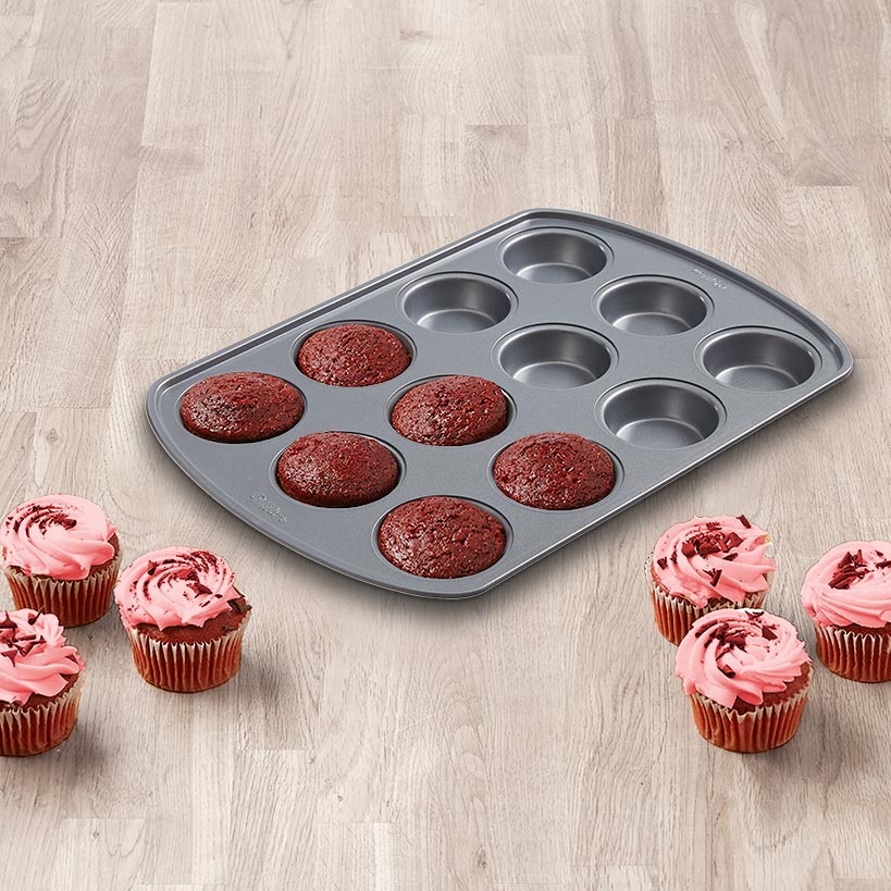 Handle Wilton Cupcake Pans Wilton 12-Cup Cupcake Pan With Lid LTD
