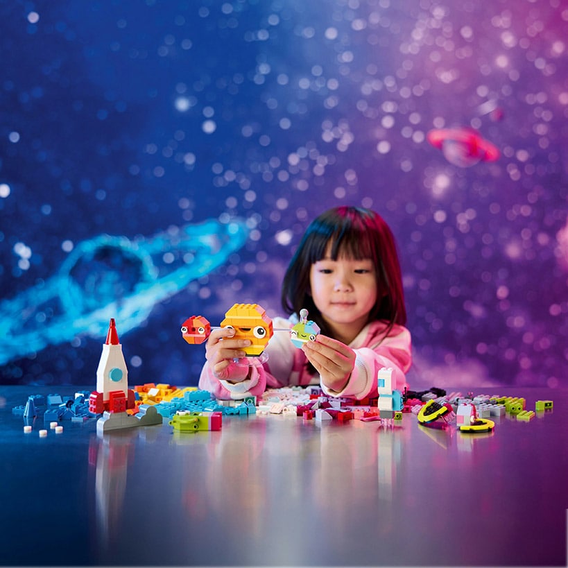 LEGO® Classic Creative Space Planets Kit