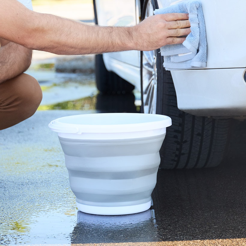 2.6 Gallon Collapsible Bucket