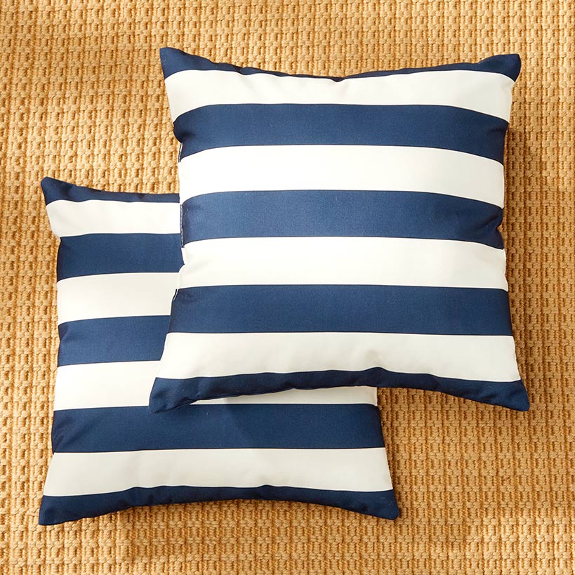 16" Outdoor Throw Pillow