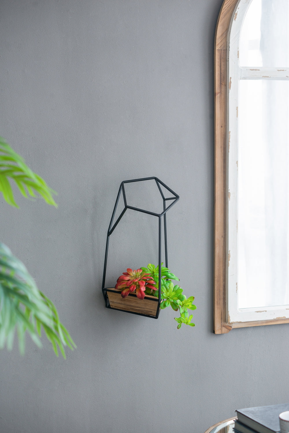 Set of 3 Felix Wall Planter, L:10x10x16.5" M:8.5x8.5x15.5" S:7x7x13.5" - image 11