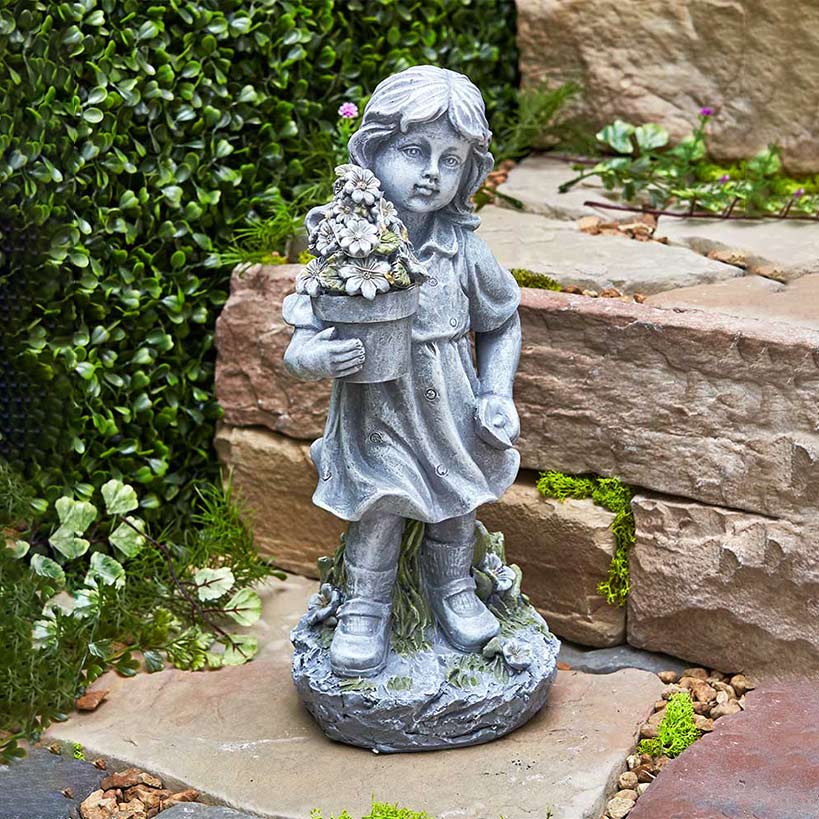 Solar-Lighted Gardening Kids