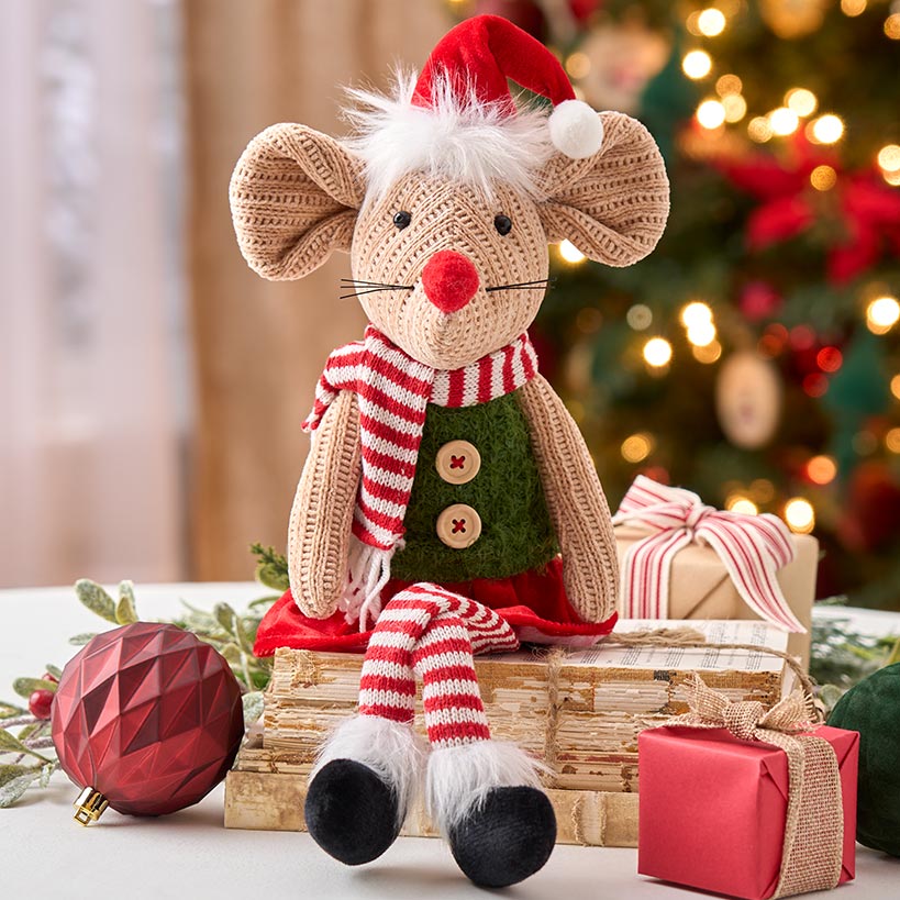 Adorable Sitting Mouse