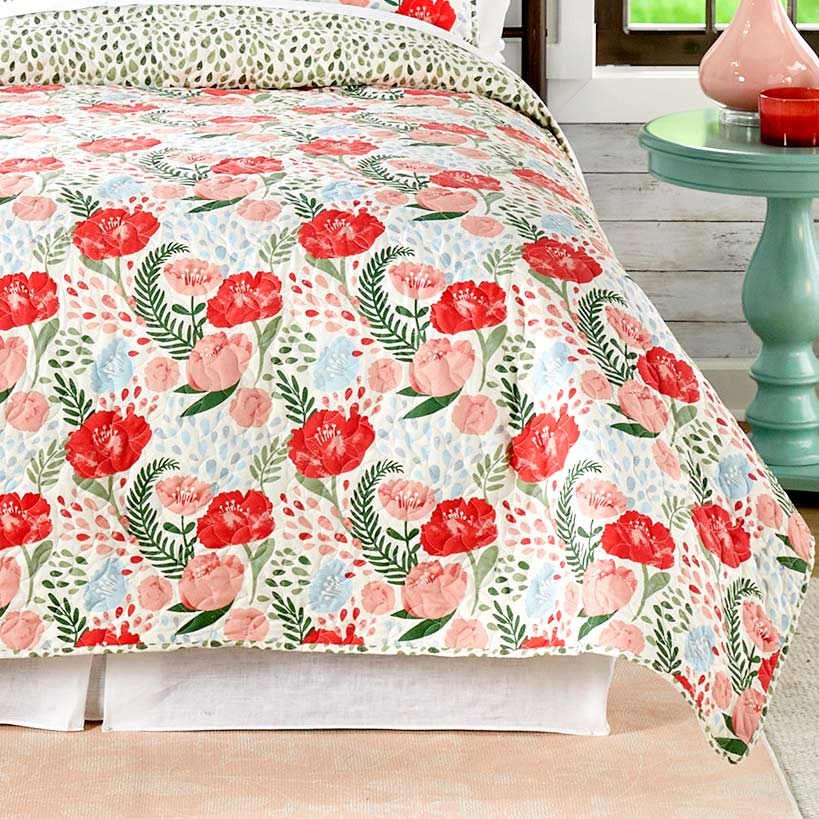 Spring Poppy Quilt Ensemble