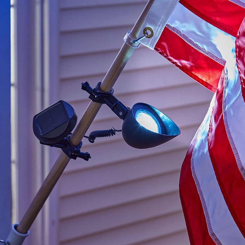 Solar Flagpole Light
