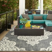 Indoor/Outdoor Medallion Rug Collection
