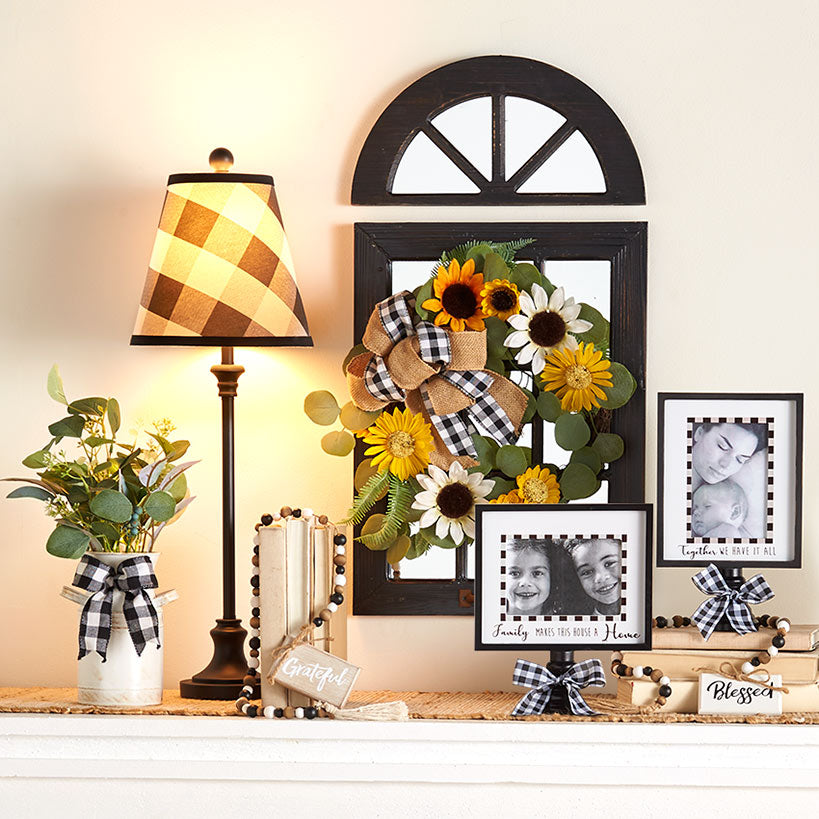 Black and White Farmhouse Decor