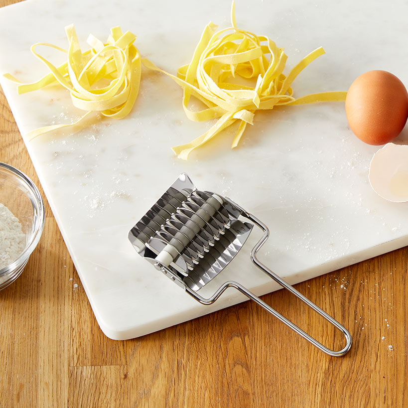 Dough and Pasta Multifunction Cutter