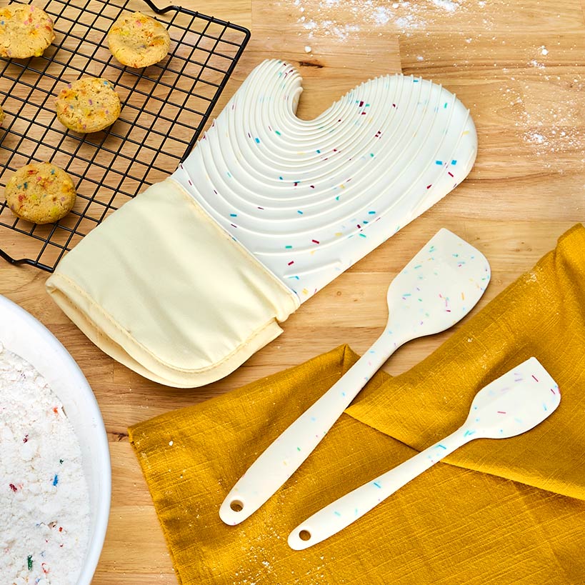 Confetti Baking Gift Set - Oven Mit and Set of 2 Spatulas