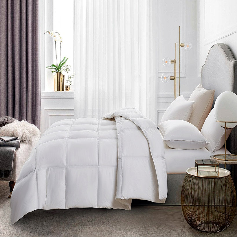 Serta ExtraWarmth 233-Thread Count Goose Feather and Down Fiber Comforter