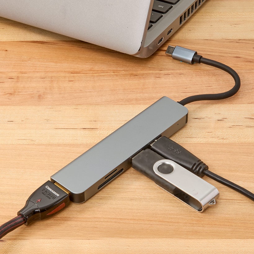 USB-C Hub 5-In-1 Compact Durable Design With HDMI TF/SD Card Readers