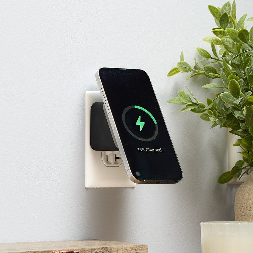 MagSafe® 15W Wireless Charger With Built  In Magnet