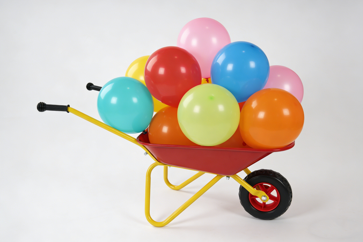 Children's metal wheelbarrow, Maximum load capacity: 33LBS,children's heavy wheelbarrow, metal structure wheelbarrow, steel tray, can be used in gardens, loading leaves, soil, sand, etc. (red) - image 10