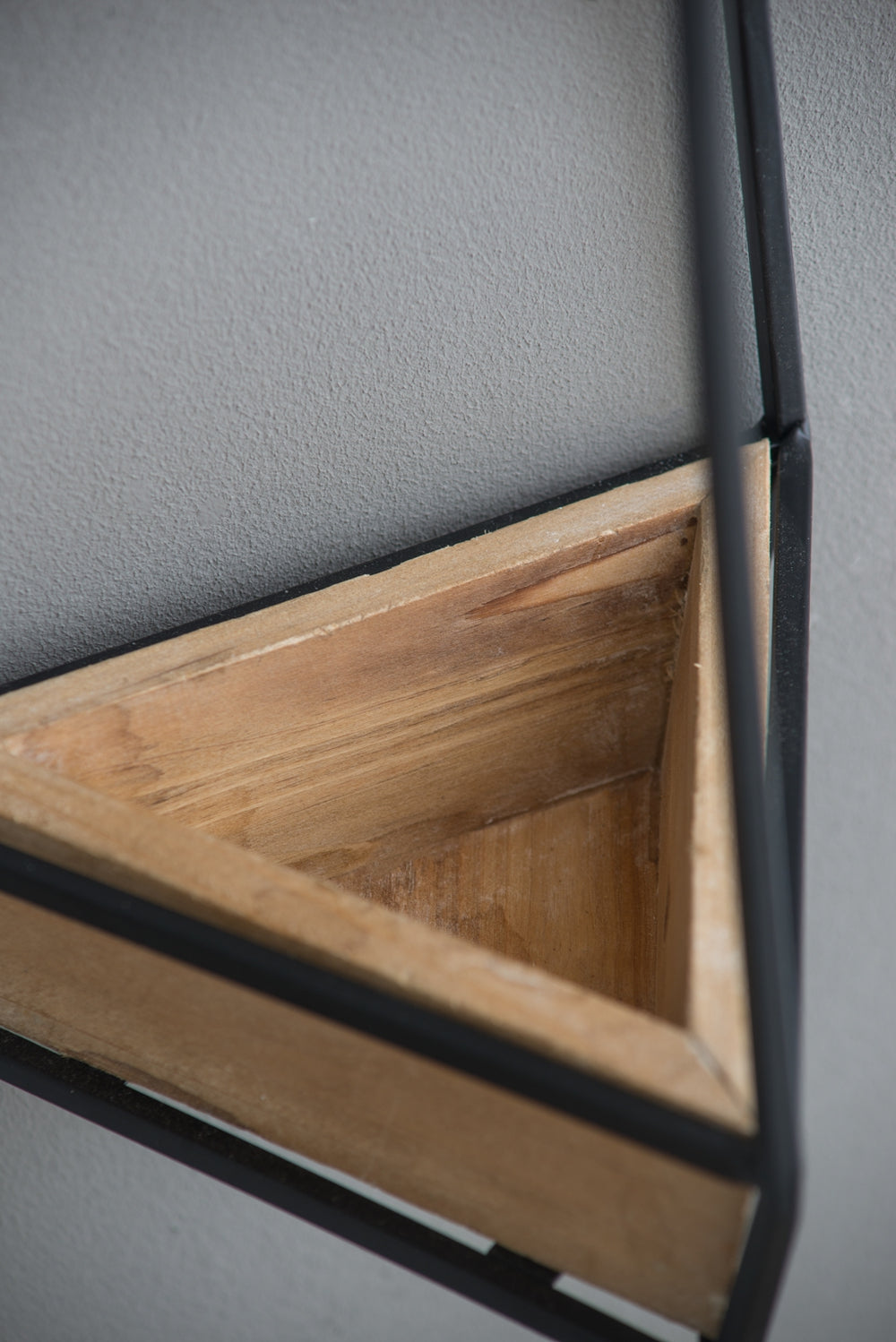Set of 3 Felix Wall Planter, L:10x10x16.5"  M:8.5x8.5x15.5" S:7x7x13.5" - image 5