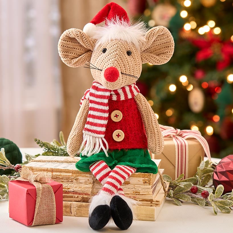 Adorable Sitting Mouse