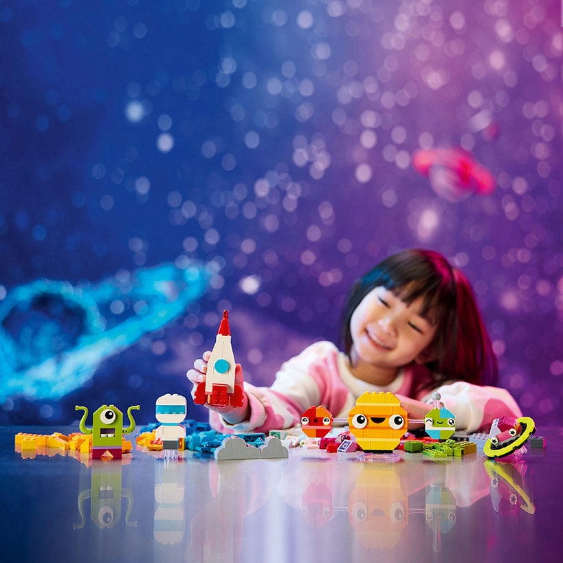 LEGO® Classic Creative Space Planets Kit