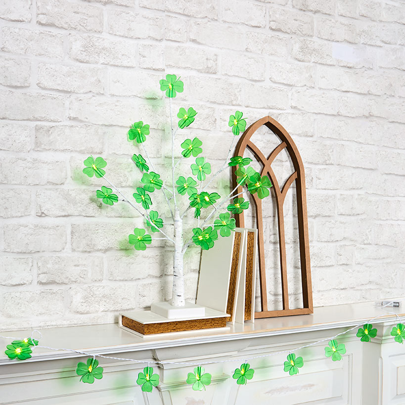 St Patrick's Lighted Green Shamrock Garland - Battery Operated
