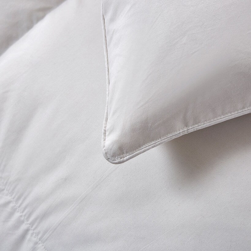 Serta ExtraWarmth 233-Thread Count Goose Feather and Down Fiber Comforter