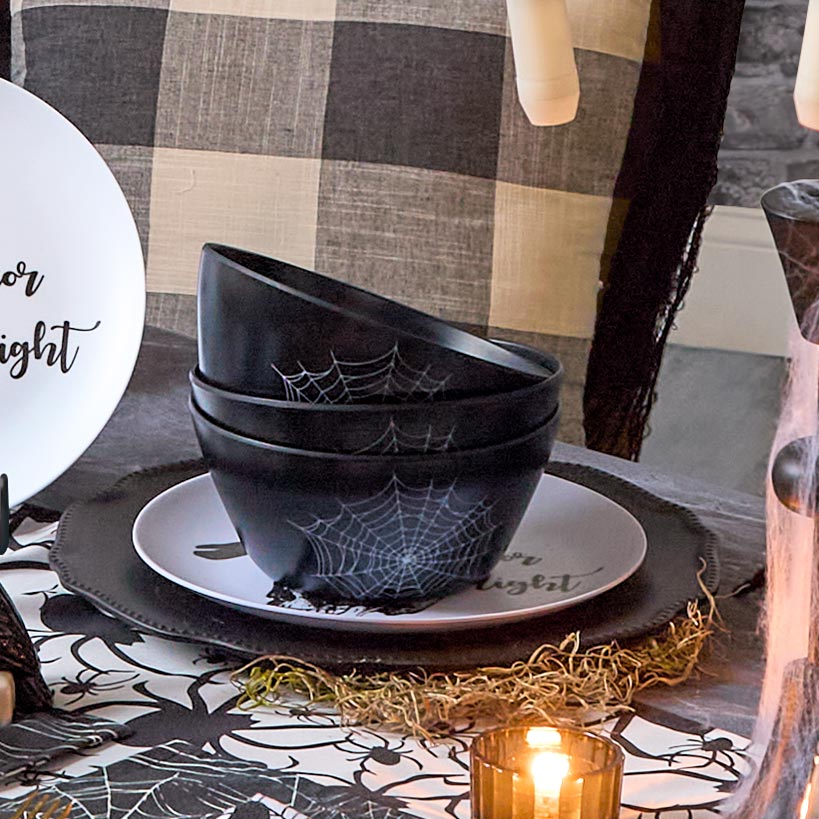 Set of 4 Halloween Cobweb Salad Bowls