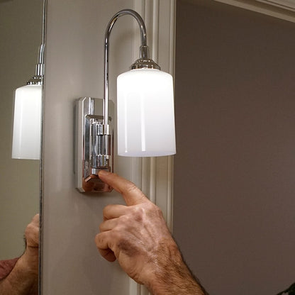 Smart Sconce™ Dimmable Wireless Wall Light With Remote