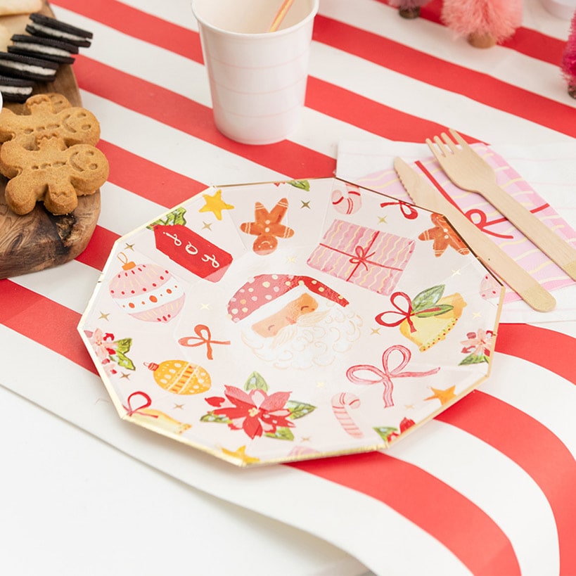 Christmas Disposable Paper Dinnerware Sets#select-item_8-pk.-gold-foil-dinner-plates